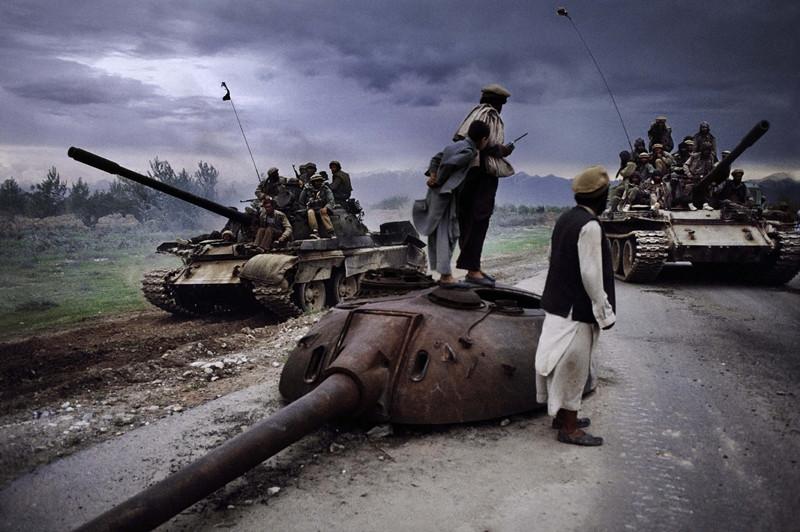 N40 - 100 photos de Steve McCurry pour la liberté de la presse