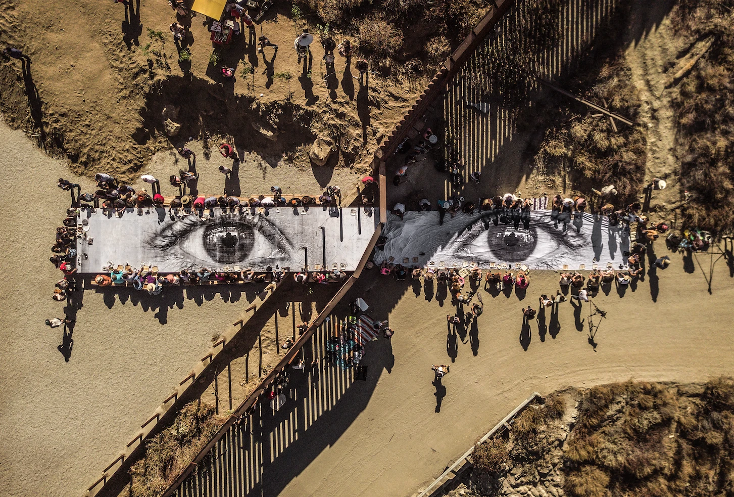 N58 - 100 photos de JR pour la liberté de la presse